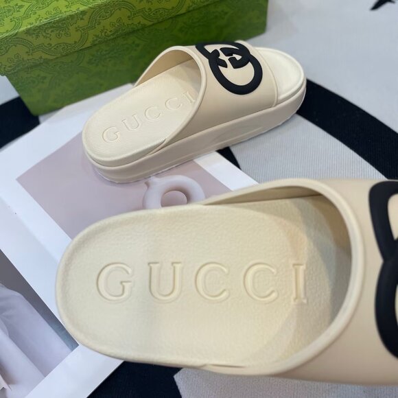 Gucci Cream and Black Women's Slippers - Picture 2 of 9